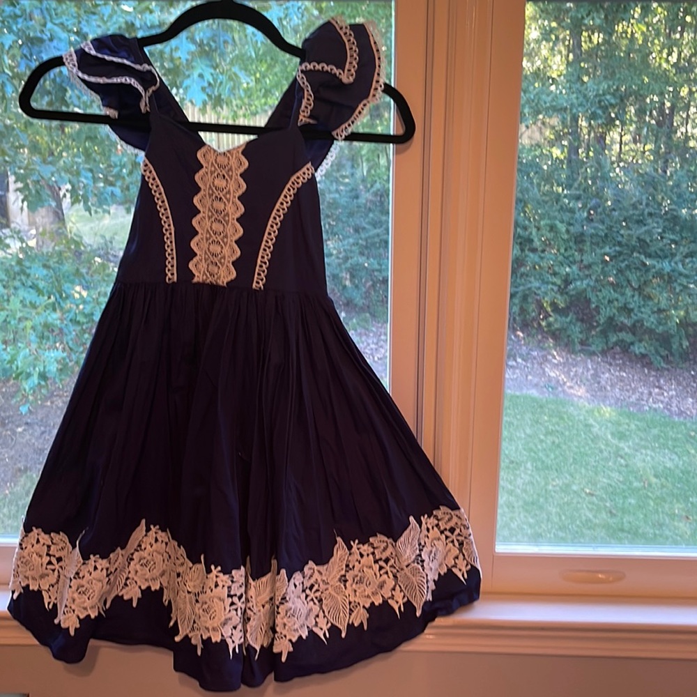 absolutely adorable on! criss cross back trish scully dress